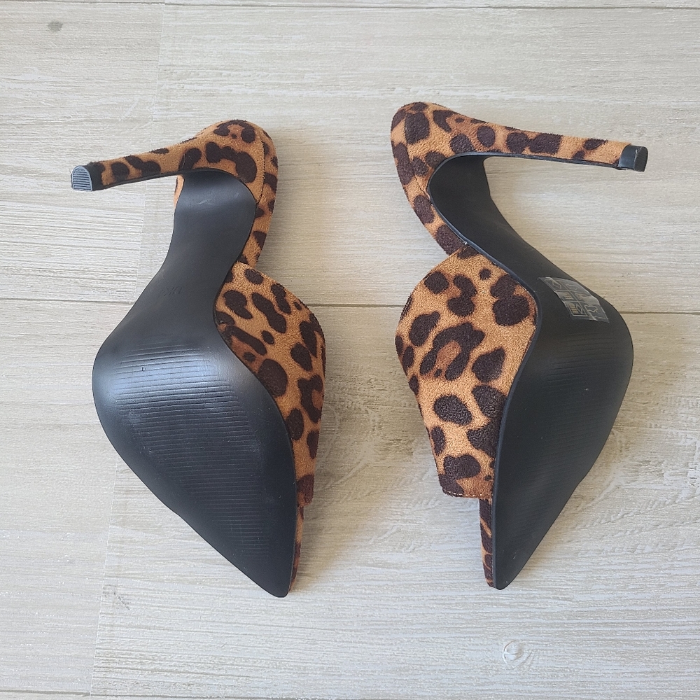 New Ego Leopard Print Pointy Toe Mules Sandals - image 5